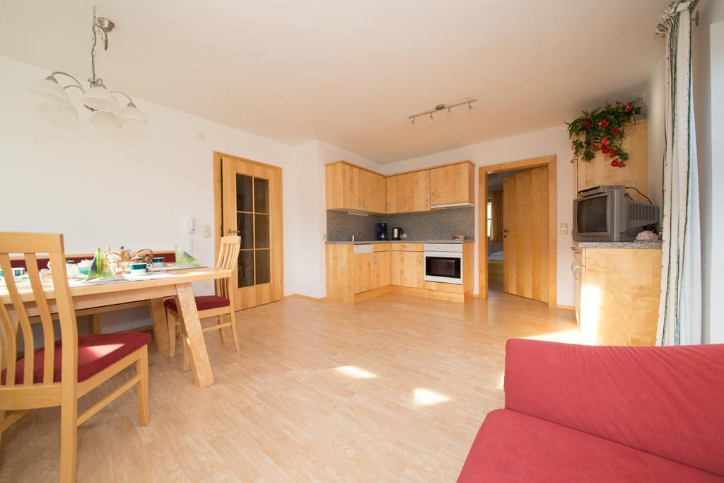 Ferienwohnung Bio-Bauernhof Einberghof Pfarrwerfen Zimmer foto